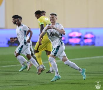 الأهلي يبحث عن فوزه الأول أمام ضمك