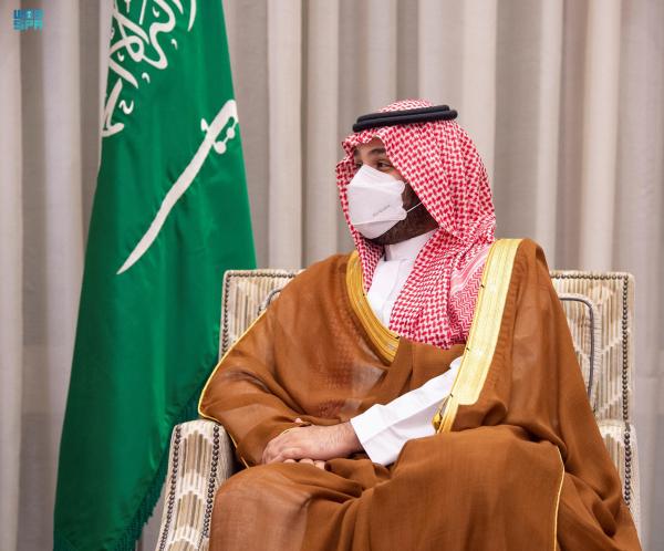 ولي العهد يتسلم رسالة من أمير قطر