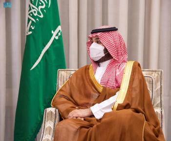 ولي العهد يتسلم رسالة من أمير قطر