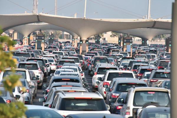 عطل تقني يوقف حركة منافذ السفر