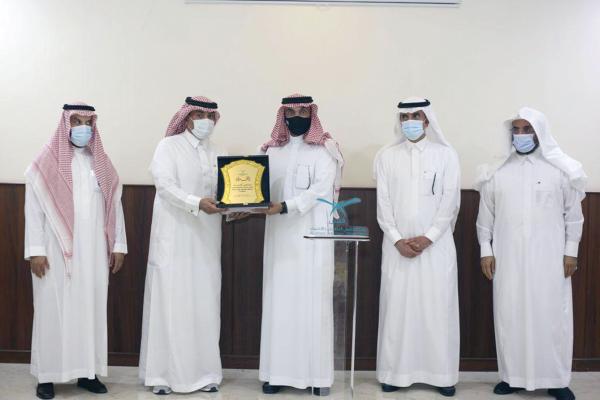 «قبس» تكرم متطوعي مراكز اللقاح بالأحساء