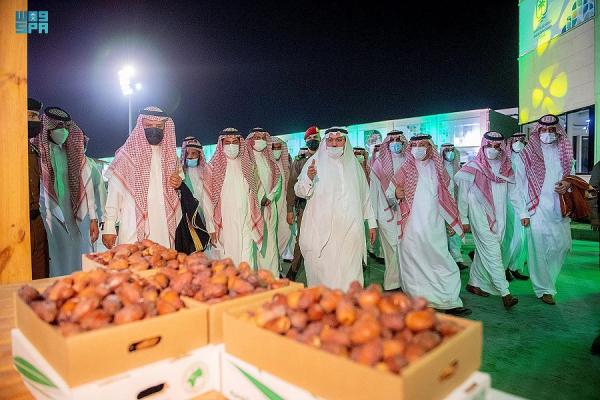 أمير القصيم يطلق جائزة خراف النخيل