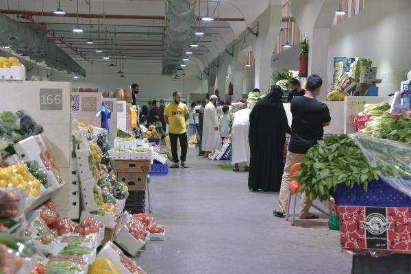 95 % نسبة الوافدين في سوق الخضار والفاكهة بالدمام
