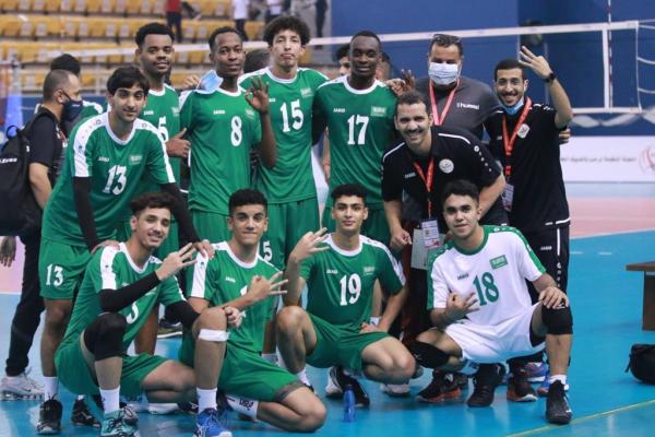 طائرة الناشئين في مهمة عبور «البحرين»