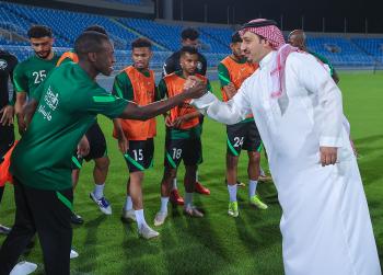 الأخضر يواصل تحضيراته استعدادا لفيتنام