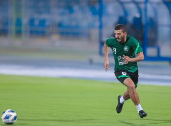 الأخضر يواصل تحضيراته استعدادا لفيتنام