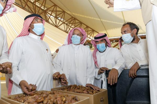 اليوم.. انطلاق مزاد صرام التمور بالأحساء