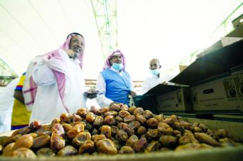 اليوم.. انطلاق مزاد صرام التمور بالأحساء
