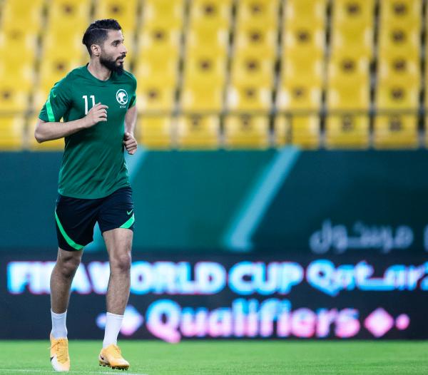 الشهري يحمل الآمال