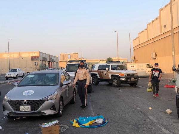 رفع طني متروكات وضبط 18 وافدا مخالف في حراج الدمام