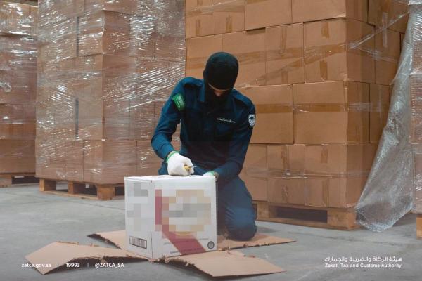 إحباط 3 محاولات لتهريب 66 ألف زجاجة خمر