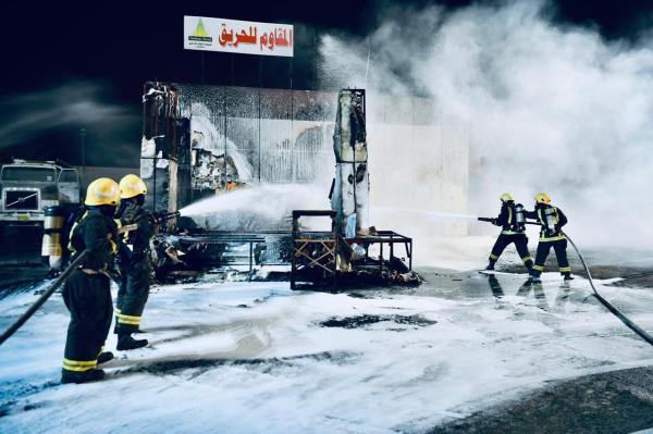 الدفاع المدني يحتفل بتخريج الدورة التأهيلية للضباط