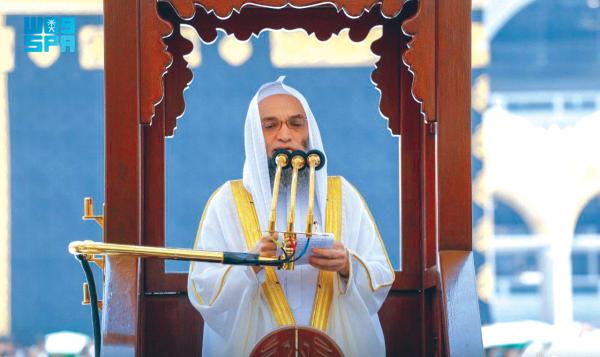 خطيب المسجد الحرام: التقوى معيار التفاضل بين الناس