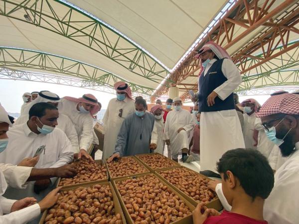 193 طن تمور الأعلى دخولا بـ«مزاد الأحساء»