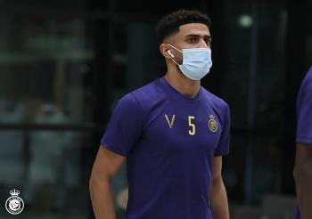 العمري يظهر في تمارين النصر..ومشاركته بيد مينيزيس