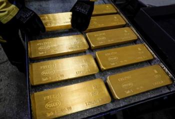 ارتفاع الذهب مع تراجع الدولار والسندات الأمريكية