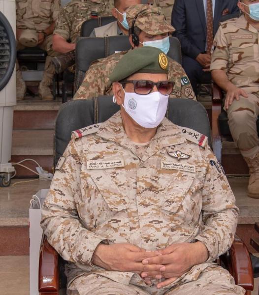 بحضور قائد القوات البرية.. اختتام مناورات «النجم الساطع 2021»
