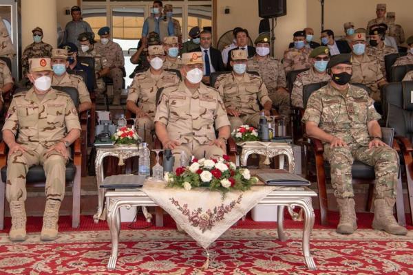 بحضور قائد القوات البرية.. اختتام مناورات «النجم الساطع 2021»