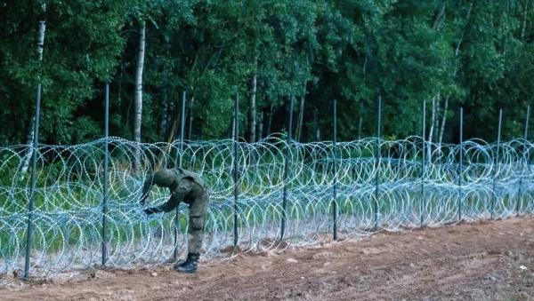 بولندا.. وفاة 3 أشخاص على الحدود وسط أزمة المهاجرين