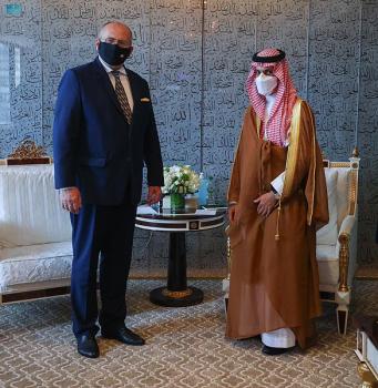 وزير الخارجية يبحث مع نظيره البولندي دعم العلاقات