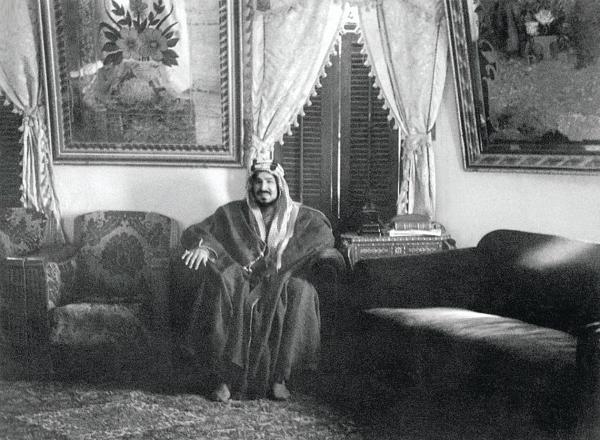 «أعمال الخير».. نبراس حياة «المؤسس»