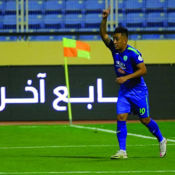 توهج الفتح يهدد حزم الصمود