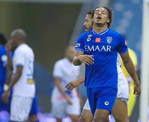 الإصابات ترهق الهلال