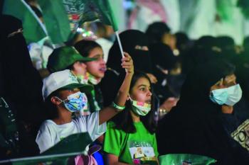 الأحساء.. 49 ألف زائر يرسمون أجمل «كرنفال وطني» بمنتزه الملك عبدالله
