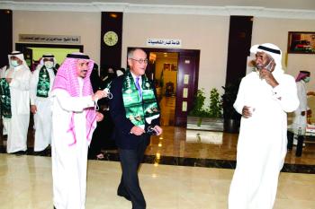 سفير اليابان يشيد بمرافق أدبي الأحساء