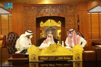 المفتي العام يؤكد حرص المملكة على العناية بالقرآن الكريم والسنة 