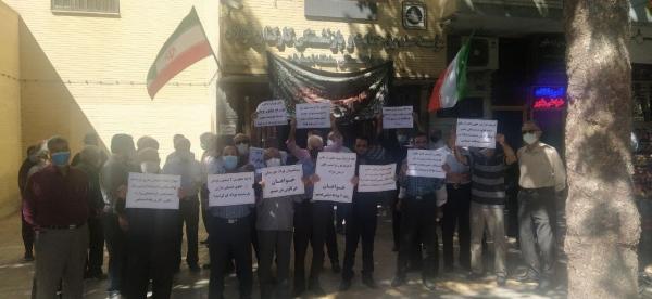متقاعدون.. وعمال ومعلمون بشوارع إيران ضد «الملالي»