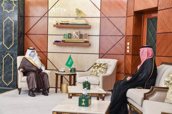 .. ويوجه مدير «هيئة النقل» بتطوير المنظومة