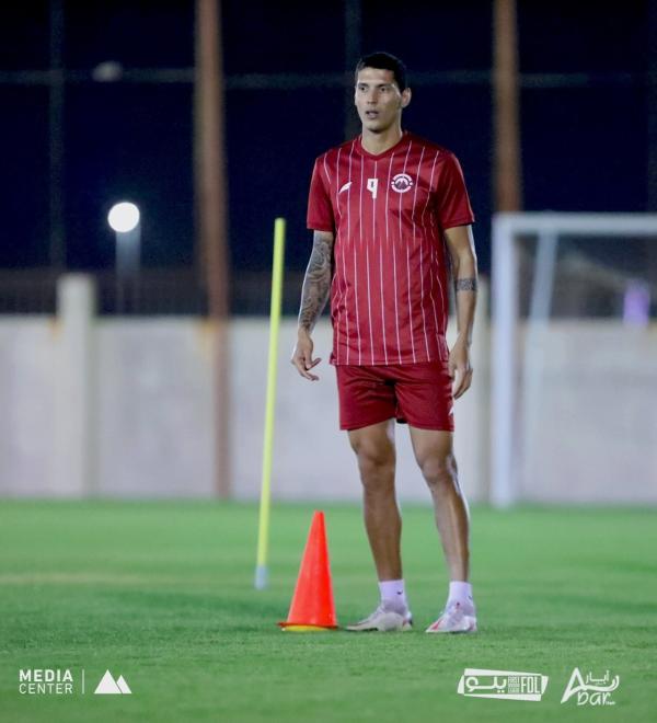 تياقو يلتحق بتدريبات البني