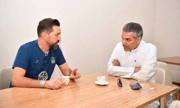 النفيعي يجتمع بلاعبي «الراقي»