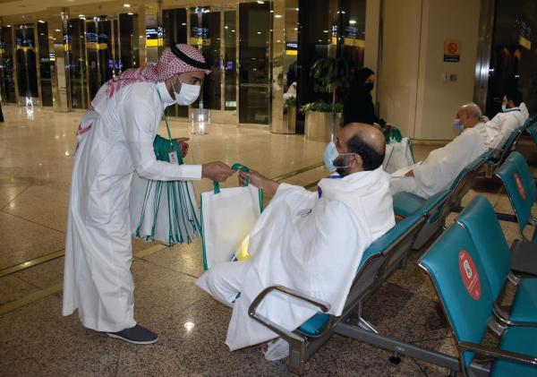 العمل التطوعي.. «أيقونة عطاء» على جبين الوطن