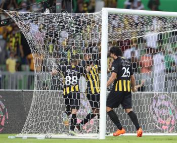 الاتحاد يعزف.. الأهلي ينزف!