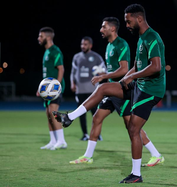 يكثف استعداداته لليابان