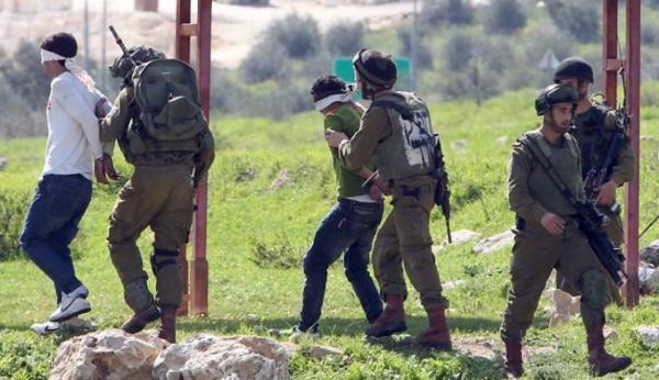 الاحتلال يعتقل 4 فلسطينيين من الخليل
