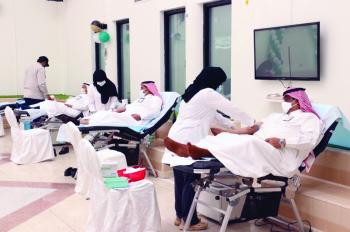 «ومن أحياها» حملة للتبرع بالدم في «التأهيل الشامل»