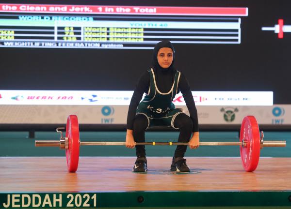 روسيا تقص شريط ذهبيات «عالمية الأثقال»