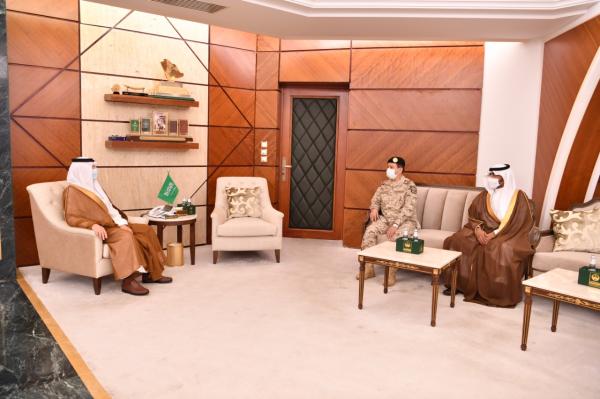 أمير الشرقية يستقبل وكيل الحرس الوطني بالقطاع الشرقي