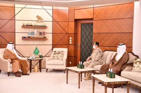 أمير الشرقية يستقبل وكيل الحرس الوطني بالقطاع الشرقي