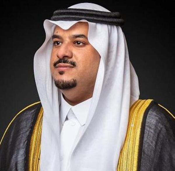 أمير الرياض بالنيابة يؤدي صلاة الميت على بداح الفغم