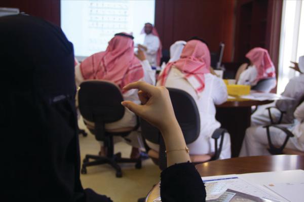 17 متدربا على أساسيات «لغة الإشارة»