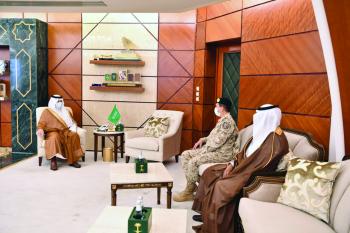 أمير الشرقية يهنئ وكيل الحرس الوطني بمناسبة تعيينه