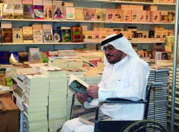 «القراءة».. نافذة الإطلال على العالم والتواصل مع الإبداع