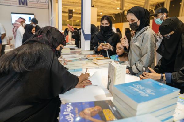 «معرض الكتاب»تظاهرة ثقافية عالمية زادت الرياض توهجا