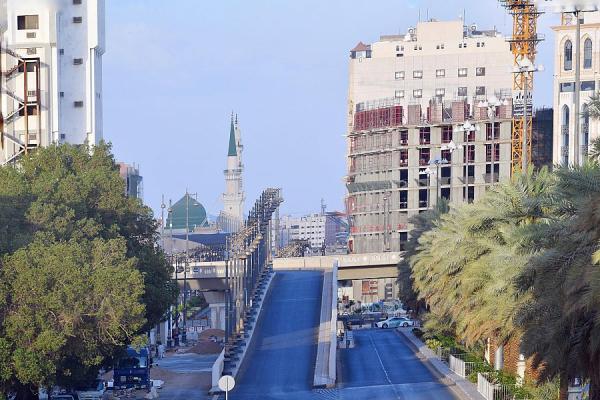رياح نشطة وأتربة مثارة على المدينة المنورة