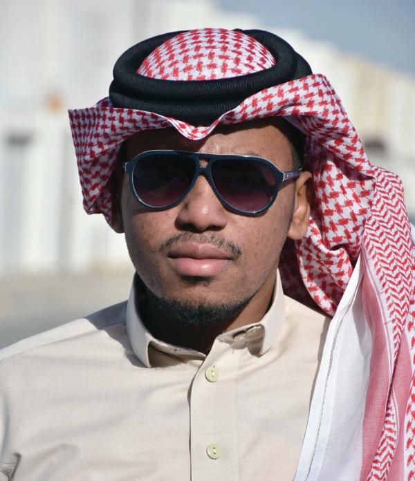 شاحنات مخالفة تحول أحياء الخبر إلى ساحات مبيت