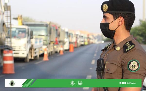 حملات مرورية لضبط مخالفات الشاحنات بجميع المناطق